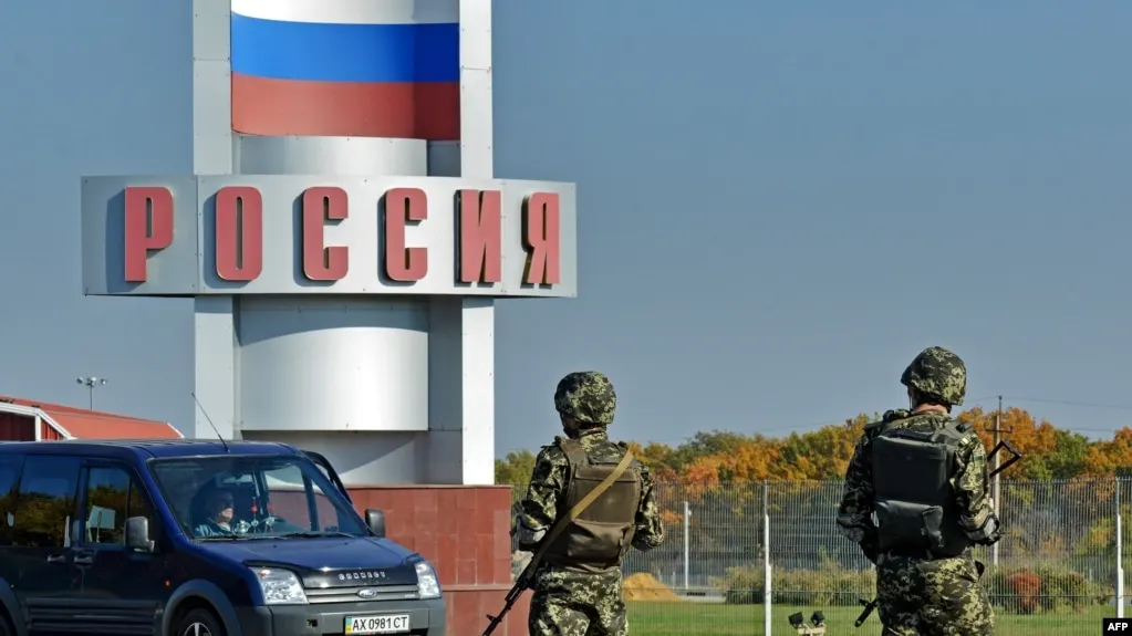 Министерство внутренних дел подготовило поправки, согласно которым иностранцев и лиц без гражданства, получивших в России убежище или защиту, смогут не выдавать по запросам других государств, даже при наличии уголовного преследования за рубежом.