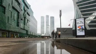 Российский бизнес в условиях охлаждения спроса сворачивает массовый найм, переводя часть сотрудников на неполную занятость и точечно корректируя численность персонала.