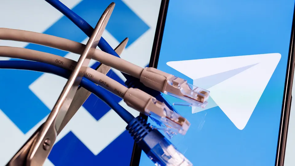 В марте мессенджером пользовались почти 94,3 млн россиян. При этом входящий трафик упал, исходящий резко вырос — пользователи активнее переходят на внешние ресурсы и обходят ограничения с помощью VPN.