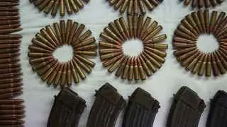 Еврокомиссия предложила заложить в бюджет ЕС на 2028–2034 годы минимум 131 млрд евро на оборону, что в десять раз превышает действующие расходы. Еврокомиссар Андрюс Кубилюс призвал нарастить европейское производство вооружений до уровня, превосходящего российский, и предупредил о необходимости снижения зависимости Европы от США в сфере обороны.