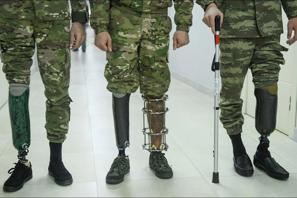 Минтруд предложил обязать компании выполнять квоты по трудоустройству людей с инвалидностью во всех своих подразделениях. Бизнес предупреждает о росте расходов и штрафов и говорит, что государство не компенсирует создание специальных рабочих мест.