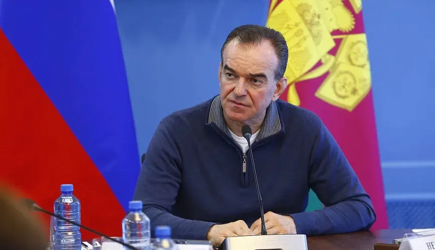 В интервью губернатор Краснодарского края заявил, что ситуация в Туапсе под контролем: удары дронов — «бессильная злоба», разрушений нет, отели и пляжи работают в штатном режиме.