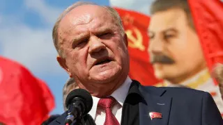 Лидер КПРФ Геннадий Зюганов на заседании Госдумы заявил, что из‑за провала экономики Россия может столкнуться с ситуацией, подобной 1917 году, и связал свою критику с резонансным видеообращением блогера Виктории Бони к президенту Владимиру Путину.