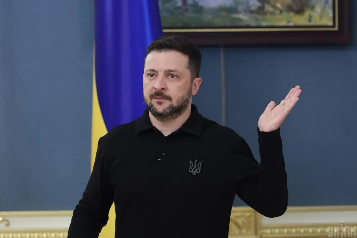 По заявлению украинских властей, в результате совместной операции в порту Приморск поражён российский ракетный корабль «Каракурт» с комплексом «Калибр», а также сторожевой катер и танкер теневого флота; повреждена инфраструктура нефтеналивного порта.