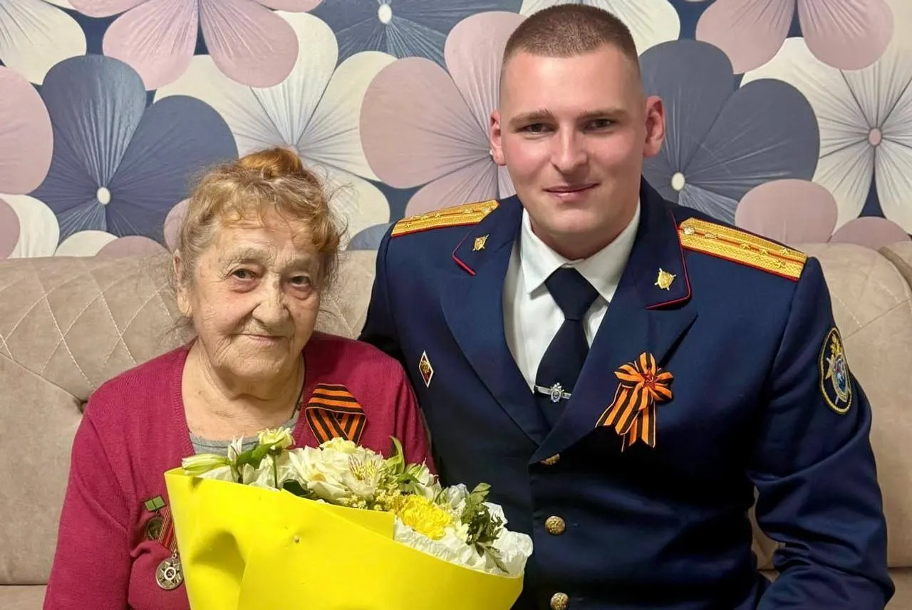 В Константиновске 88‑летняя женщина, пережившая блокаду Ленинграда, полгода не могла снять арест с единственной квартиры — проблема разрешилась после обращения в областной Следком.