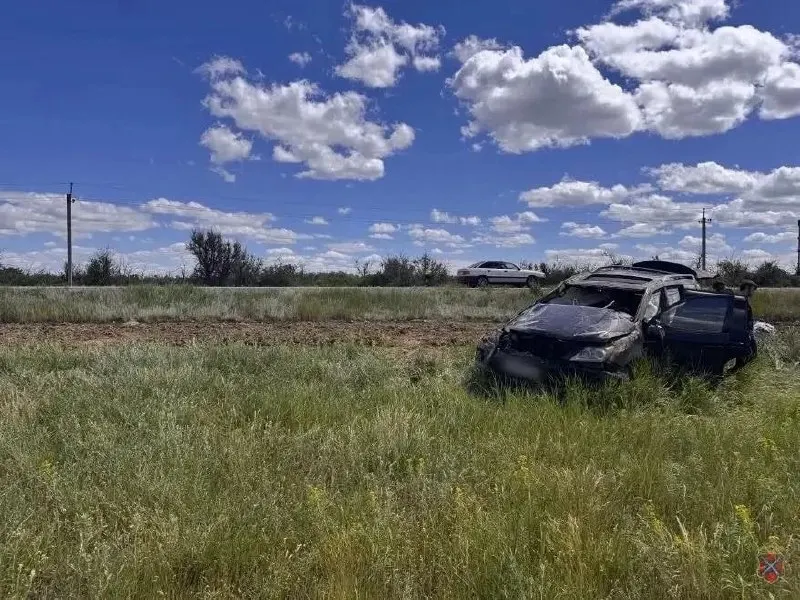 Автомобиль съехал в кювет и перевернулся возле села Горная Пролейка. Водитель и пятеро её детей доставлены в больницу, их состояние уточняется.
