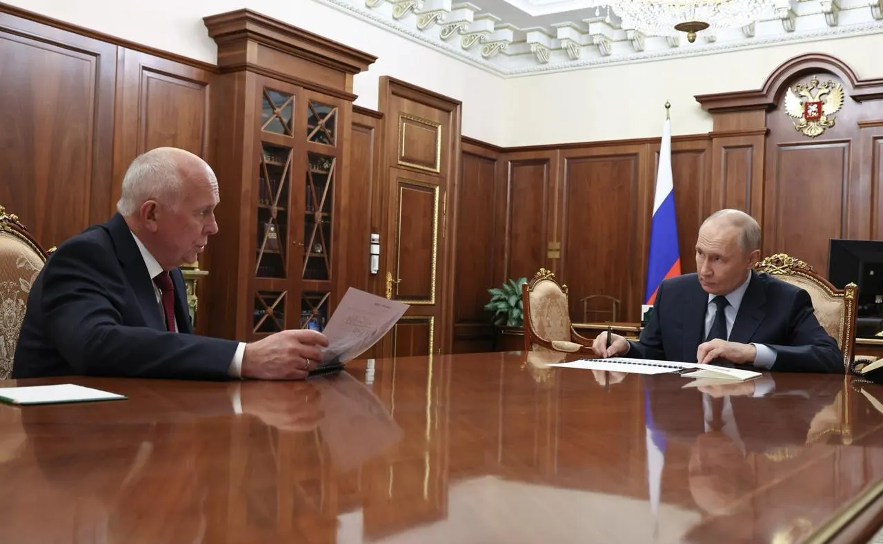 Глава Ростеха доложил президенту, что старт серийного производства отложен до следующего года; в текущем году ожидают лишь сертификат на Ил‑114‑300.