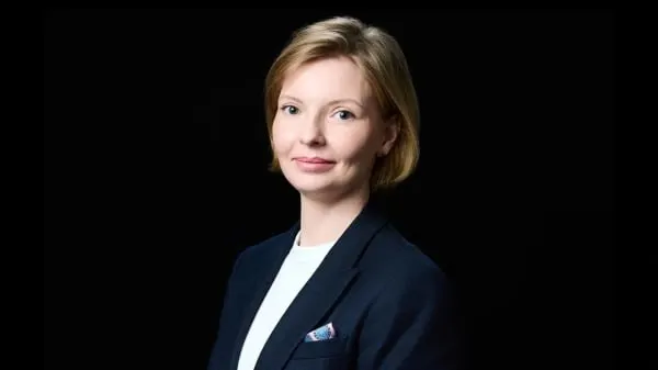 Владельцы доменов в зонах .ru, .рф и .su обязаны пройти идентификацию через ЕСИА с 1 сентября. Регистраторы предлагают корпоративные тарифы и аудит, чтобы помочь бизнесу привести учёт доменов в порядок.