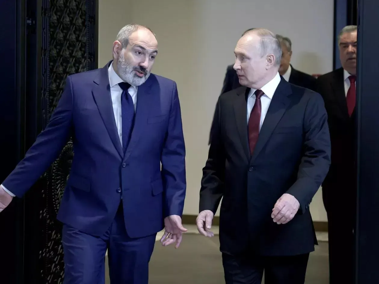 Премьер-министр Никол Пашинян заявил, что Ереван не будет вводить антироссийские санкции и одновременно не будет содействовать их обходу; европейские эксперты подтвердили отсутствие таких действий.