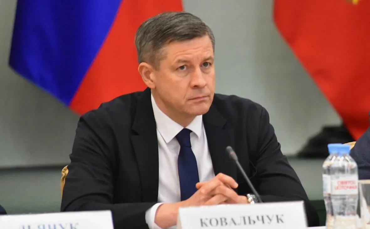 Временно исполняющий обязанности губернатора Егор Ковальчук подписал указ об отставке регионального правительства. Новый состав кабинета пока не представлен. Ранее президент подписал указы об отставке глав Белгородской и Брянской областей.