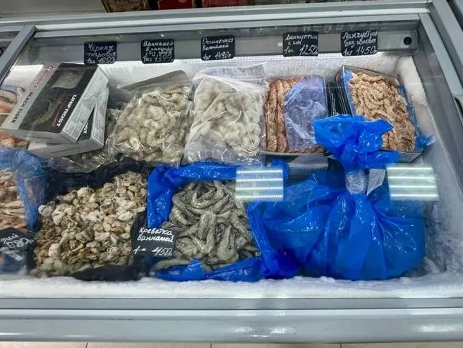 В ходе рейда в магазинах Сочи задержали крупную партию нелегальной рыбы и морепродуктов. Правоохранители устанавливают каналы поставок.