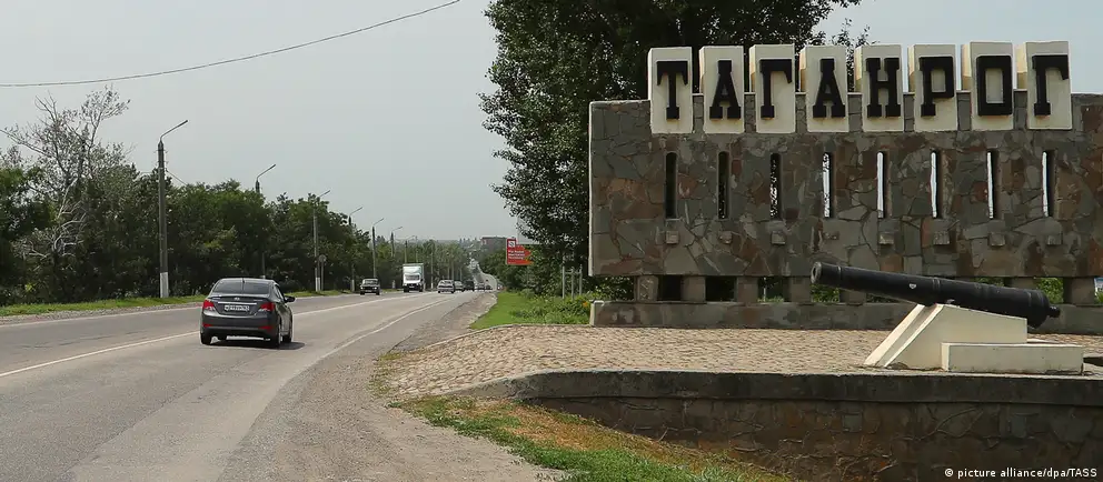 Ночью беспилотники атаковали объекты в Ростовской и Краснодарской областях: в порту Таганрога произошли пожары, в Армавире загорелась нефтебаза. Есть раненые, жертв нет.