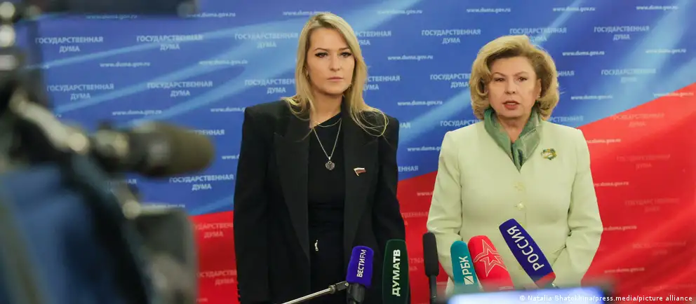 Яна Лантратова заявила о приоритете помощи участникам «СВО» и их семьям; правозащитники настроены скептически и сомневаются в эффективности института омбудсмена.