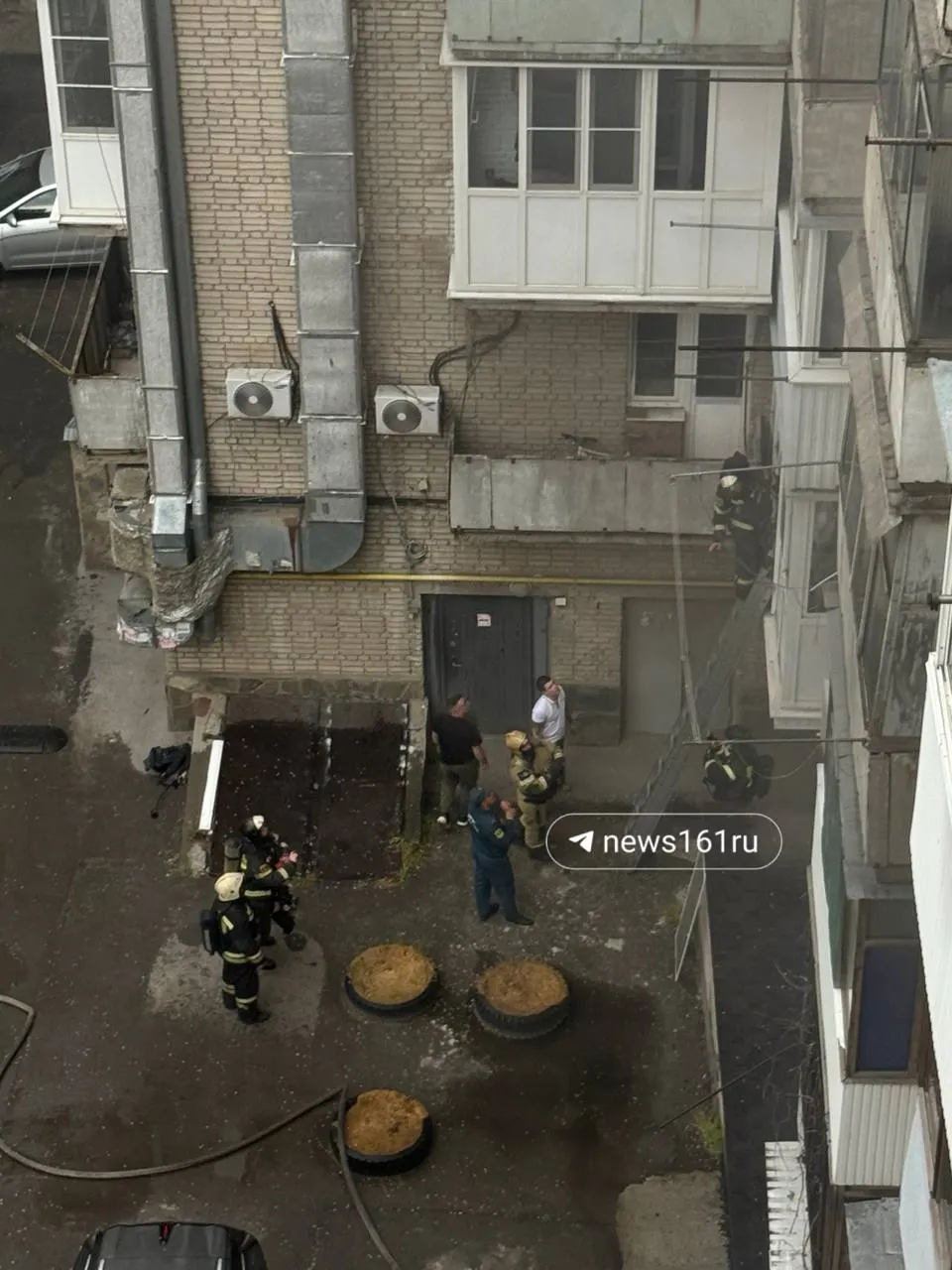 В Ростове-на-Дону в квартире площадью около 16 кв. м произошёл пожар, на месте происшествия обнаружили тело мужчины. Причины возгорания устанавливаются.