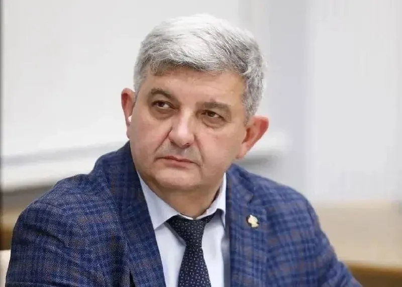 Краевое правительство утвердило нового министра образования и науки — ранее он занимал руководящие должности в системе профессионального образования и был первым заместителем министра.