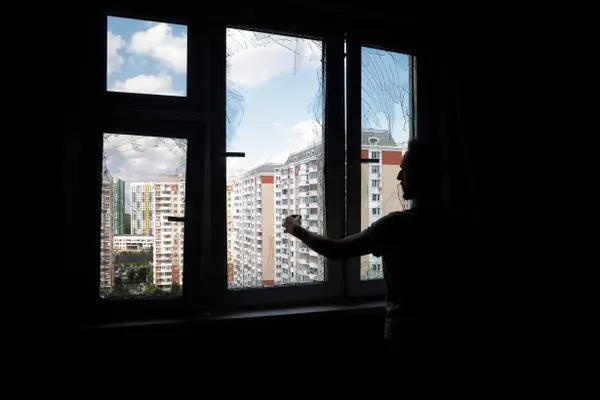 Мост был закрыт с примерно 21:00 17 мая до около 07:30 18 мая; причин остановки не сообщили. В Краснодарском крае из‑за этого задержаны 16 пассажирских поездов.