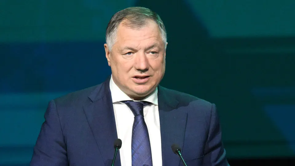 Вице‑премьер сообщил на экономическом форуме в Казани о планах привлечь китайские инвестиции и технологии для создания восточной ветки международного транспортного коридора «Север — Юг» через Россию, Казахстан, Туркмению к портам Ирана и далее в Южную Азию.