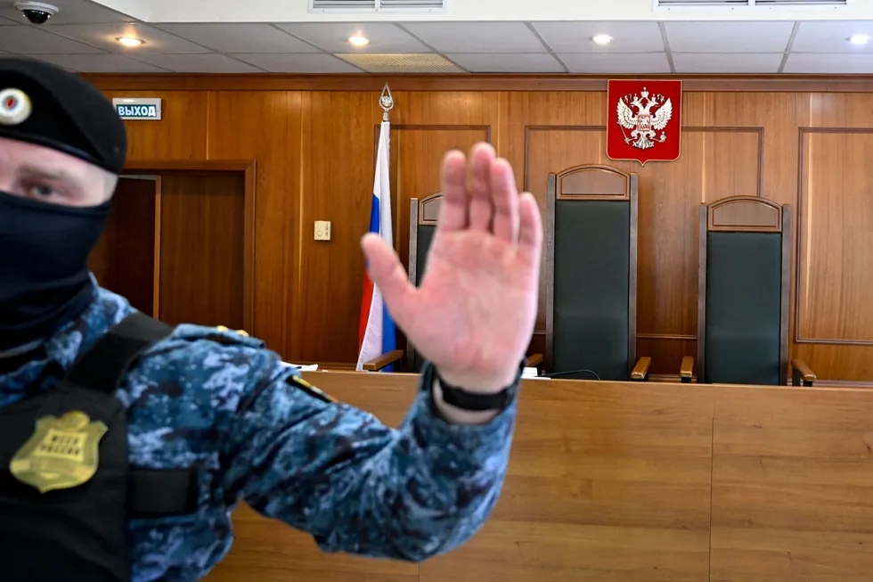 Судебный департамент убрал из открытого доступа базу данных о приговорах с 2005 года; это лишает исследователей и правозащитников ключевого инструмента для мониторинга репрессий и последствий войны.