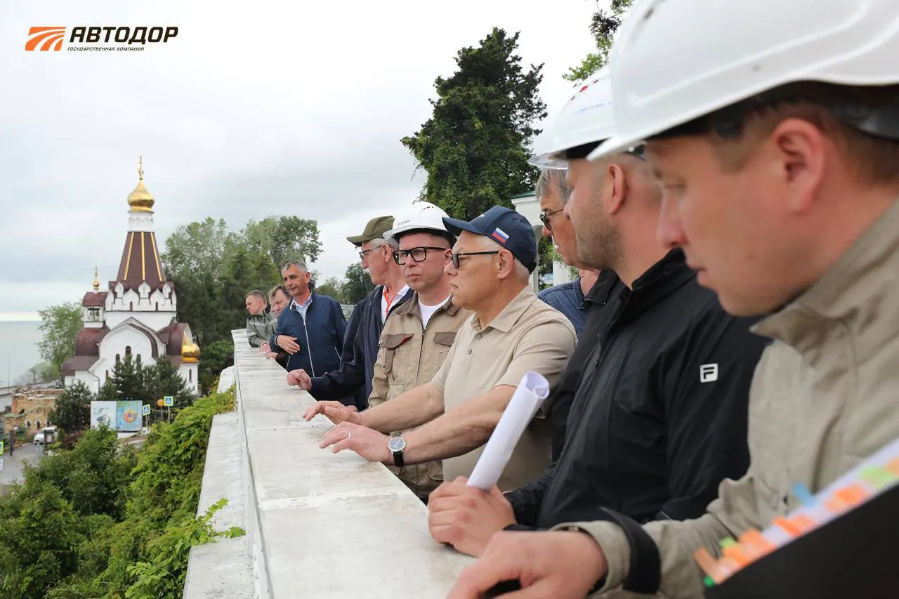 На обходе Адлера прошла инспекция: в июне планируют приступить к заливке первого бетона в пролетные строения мостов через реку Кудепста.