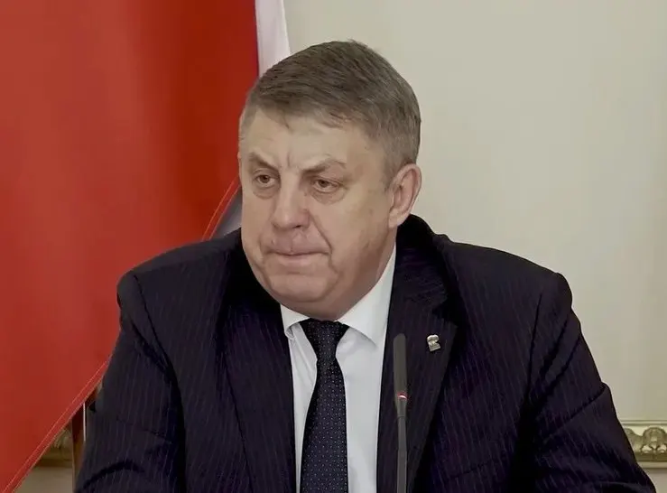 Владимир Путин принял отставку губернатора Брянской области Александра Богомаза, а на следующий день он стал депутатом Госдумы от «Единой России». Одновременно ушёл в отставку и губернатор Белгородской области Вячеслав Гладков.