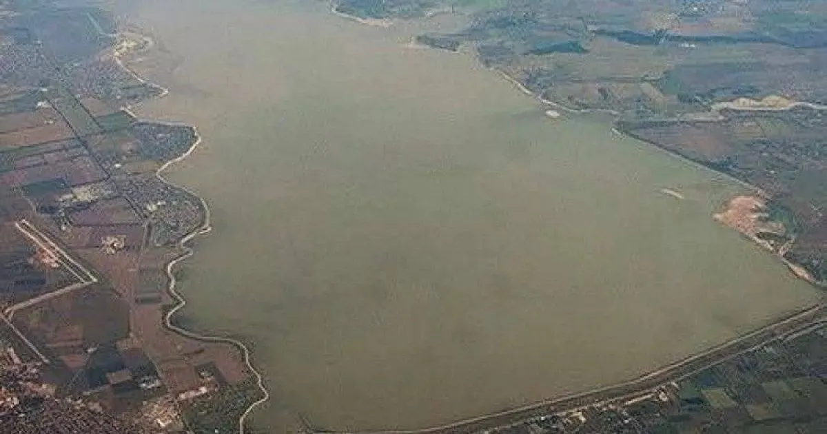После сильных дождей городские службы следят за уровнем воды в реке Кубань: водохранилище работает в штатном режиме, но действует штормовое предупреждение.