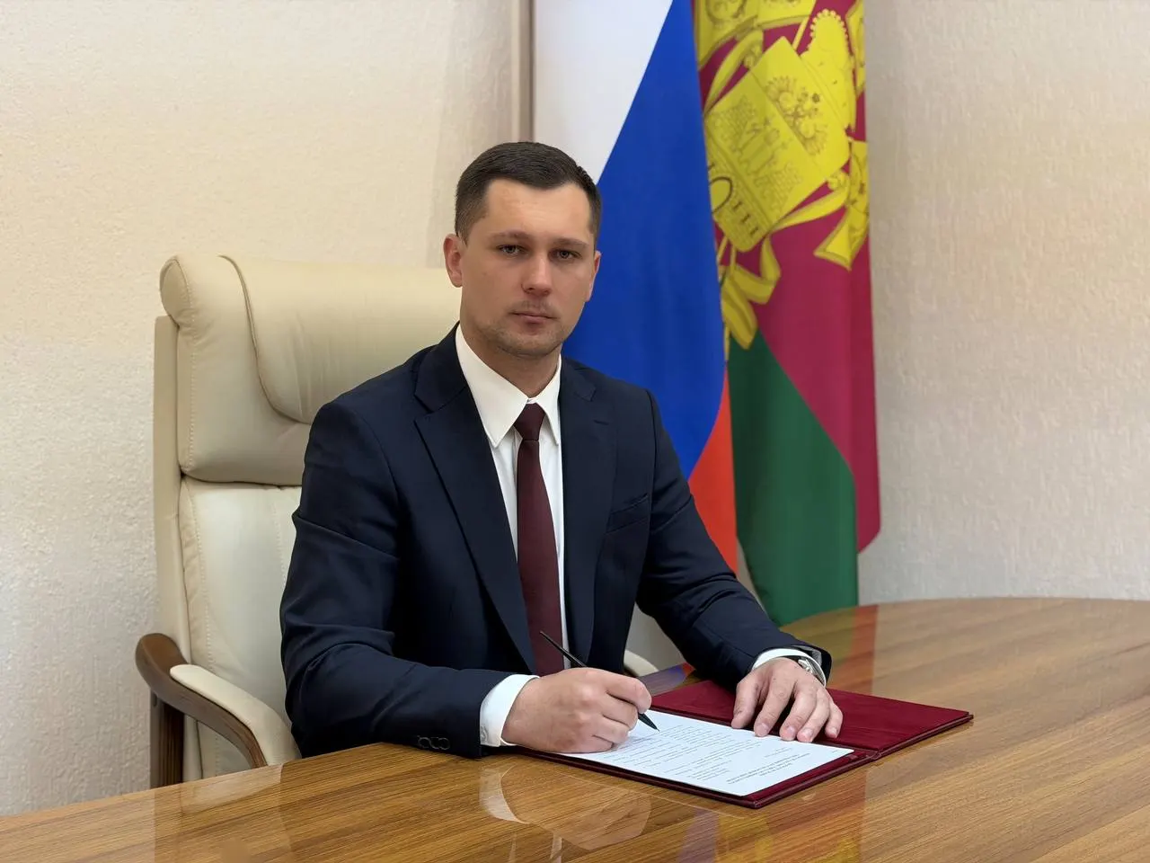 Ранее заместитель министра, Камерный сменил арестованного Сергея Штрикова. Будет курировать проекты по обеспечению безопасности населения края.