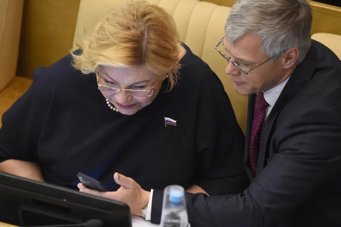 Валерий Гартунг и Елена Драпеко оказались среди двух депутатов, проголосовавших против обращения Госдумы по удару по Старобельску. Спикер назвал голосование «техническим сбоем», а обсуждение быстро превратилось в политическую атаку и угрозы в адрес Украины.