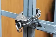 Суд признал двух мужчин виновными в поджоге военкомата; их действия переквалифицировали на теракт. Один получил 12 лет строгого режима, второй — 13 лет.