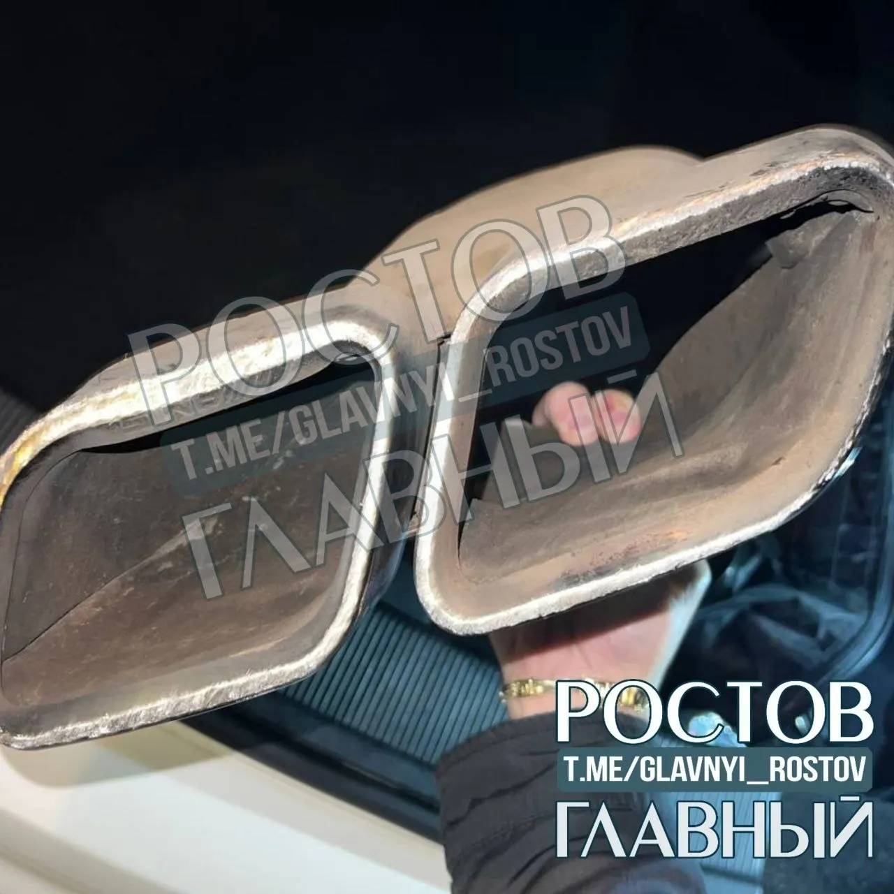 После ночного инцидента, когда автомобиль провалился в глубокую яму и получил серьёзные повреждения, местный житель добился её ремонта в центре города всего за один день.