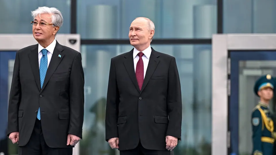 Москва и Астана договорились о совместном строительстве атомной станции «Балхаш» — Россия предоставит экспортный кредит и лидерство в консорциуме, проект рассчитан на два энергоблока ВВЭР‑1200, ввод — в середине 2030‑х годов.