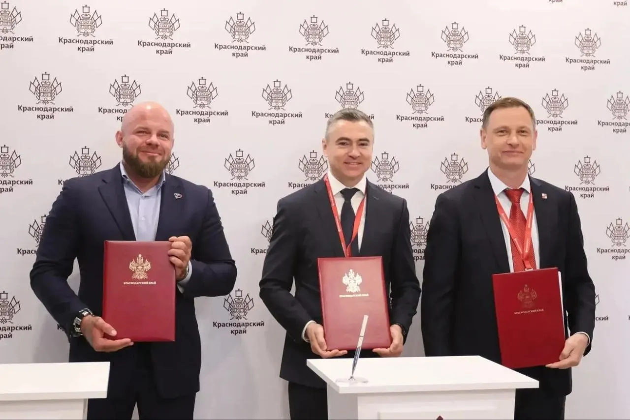 На ПМЭФ‑2026 объявлены два крупных гостиничных проекта в Сочи: оздоровительный комплекс в центре на 323 номера (6,5 млрд ₽) и гостиничный комплекс в Кудепсте на 745 номеров (5,7 млрд ₽).