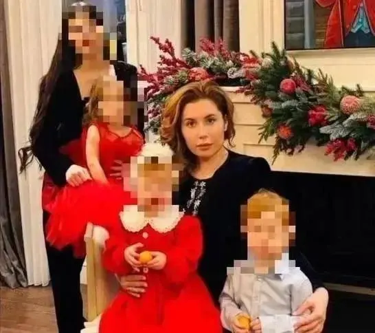 Супруга бывшего мэра Сочи обратилась с просьбой о содержании своих малолетних детей в следственном изоляторе. Защита планирует обжаловать два судебных отказа.