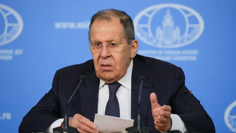 Глава МИД РФ заявил, что европейские страны требуют немедленного перемирия, настаивают на переговорах и компенсациях, а также пытаются расширить своё влияние в регионе; для возобновления содержательного диалога, по его словам, необходимо восстановить доверие практическими шагами.