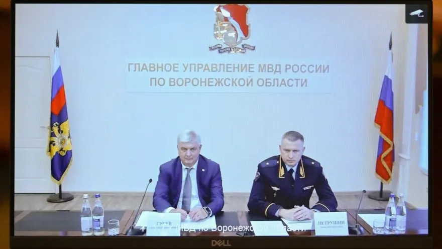 Президент назначил Максима Петрушина новым руководителем воронежской полиции. Петрушин служит с 1997 года, до этого возглавлял УМВД Ульяновской области; переход в Воронеж рассматривают как повышение.
