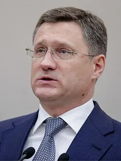 Правительство готовит изменения в законах для увеличения внутренних поставок топлива, рассматривается возможный запрет экспорта дизеля. НПЗ работают на полную мощность, часть ремонтов отложена, чтобы обеспечить стабильные поставки в летний сезон.