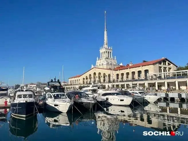 В порту Сочи запланированы три учебные стрельбы; перед началом каждого включат речевое оповещение для информирования людей в районе порта.