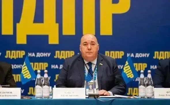 Сочинский суд отклонил ходатайство о пересмотре иска экс‑депутата Госдумы Юрия Напсо к блогеру Валову по обвинению в клевете. Сам Напсо, находящийся за пределами России, не явился на два заседания.