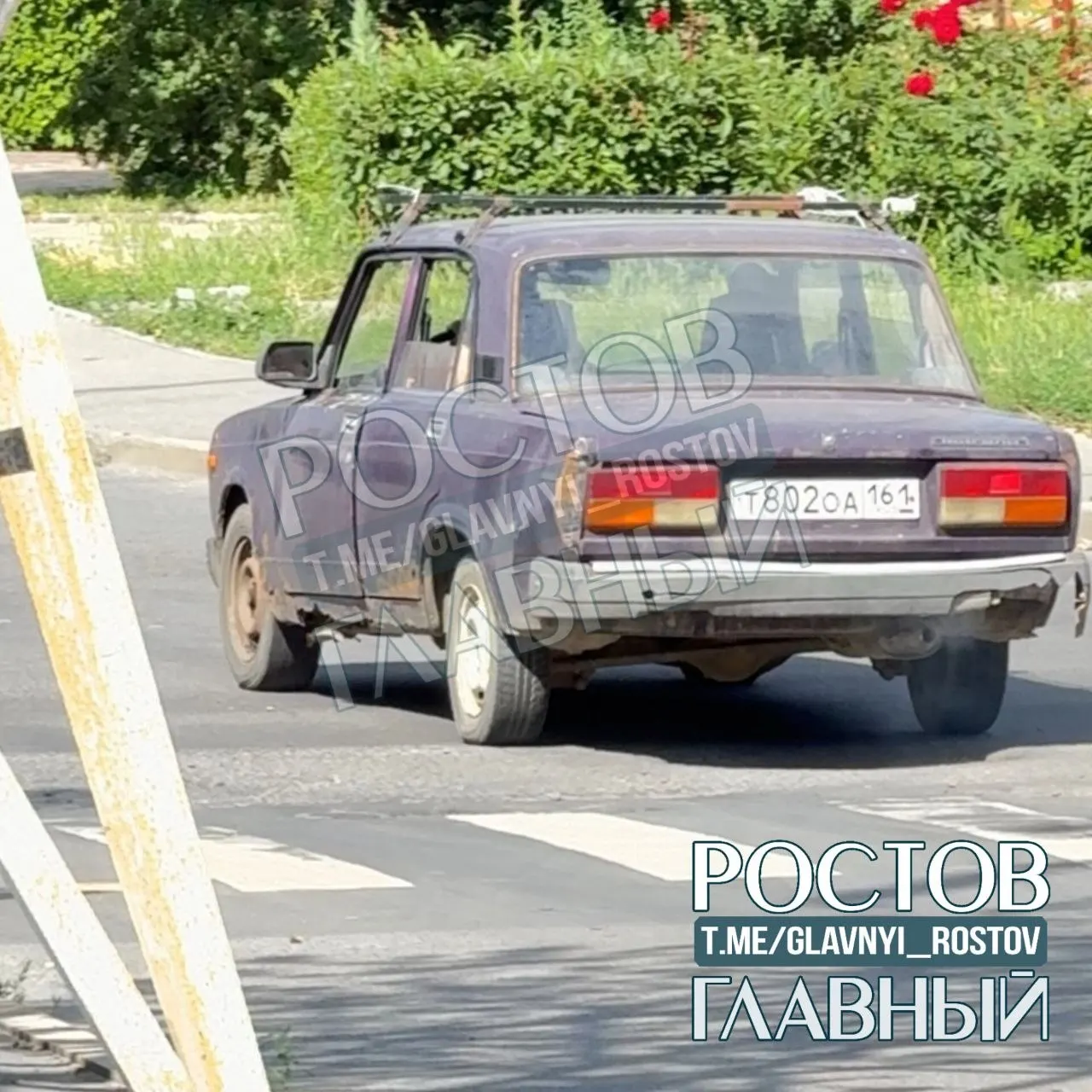 Жители сообщили, что неизвестные устроили свалку в роще на улице Можайская, 129. Очевидцы указали номер автомобиля и приложили фото с места происшествия.