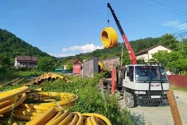 В рамках программы догазификации в Сочи газ довели до границ 4844 участков. Завершение строительства третьей очереди газопровода в районе Лоо намечено на конец года.