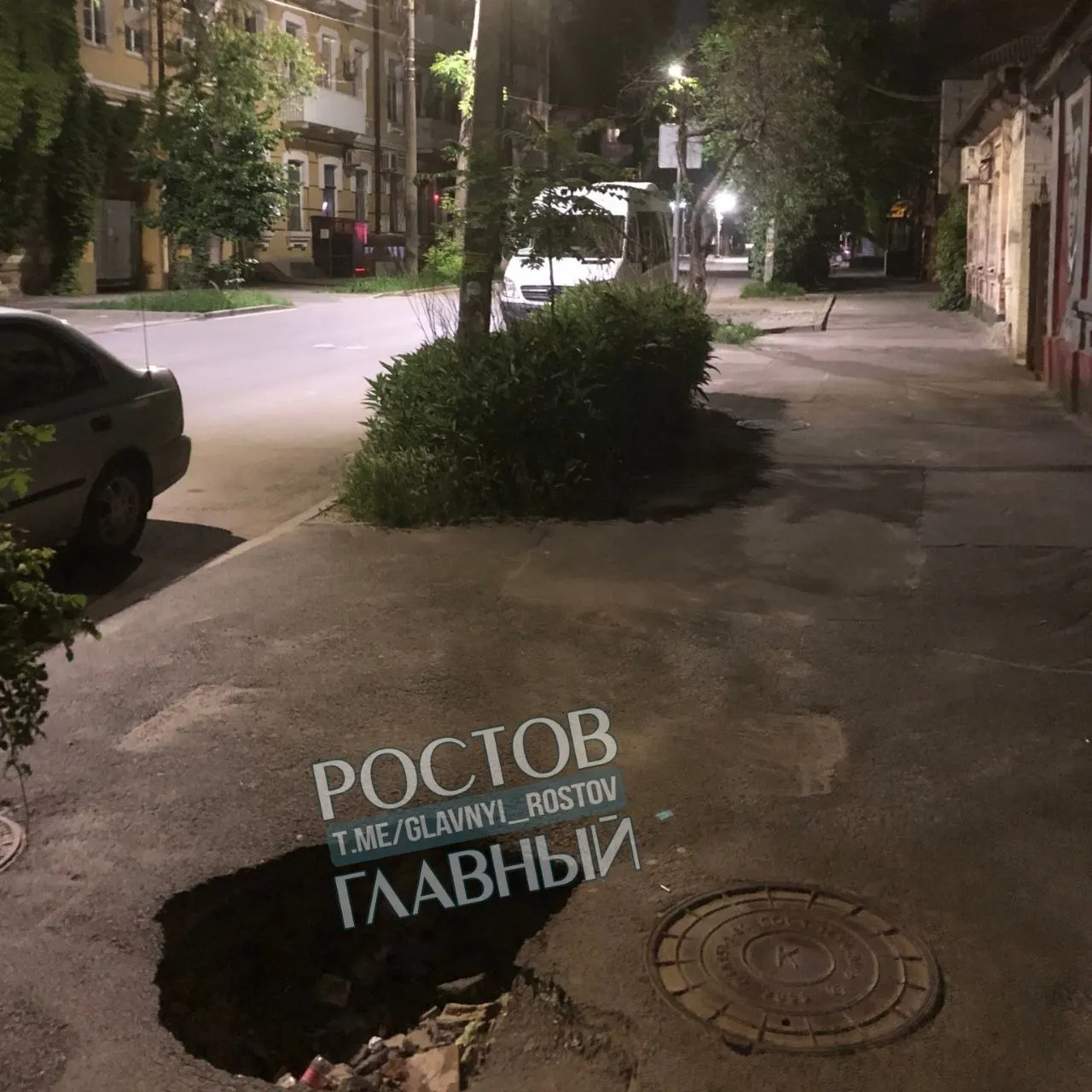 Ростовчанин сообщил о повреждённом тротуаре возле дома на Социалистической, 178 — в тёмное время там можно подвернуть ногу, предупреждают очевидцы.