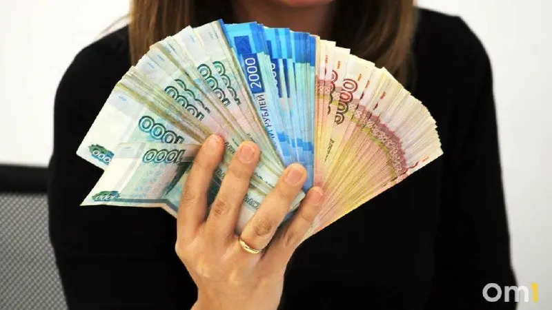По результатам исследования СберСтрахования жизни и СберНПФ 49% россиян до 35 лет уже откладывают деньги, а 70% молодых связывают ближайшие планы с финансовым благополучием.
