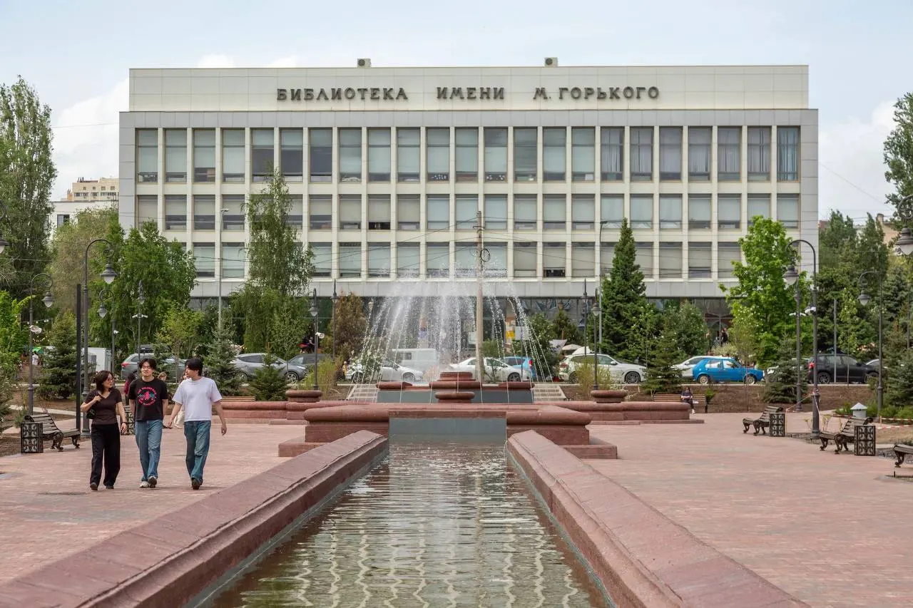 Открытие сквера, запланированное ещё на прошлое лето, перенесли — благоустройство затянулось, и объект не успели подготовить к прошлогоднему Дню Победы.