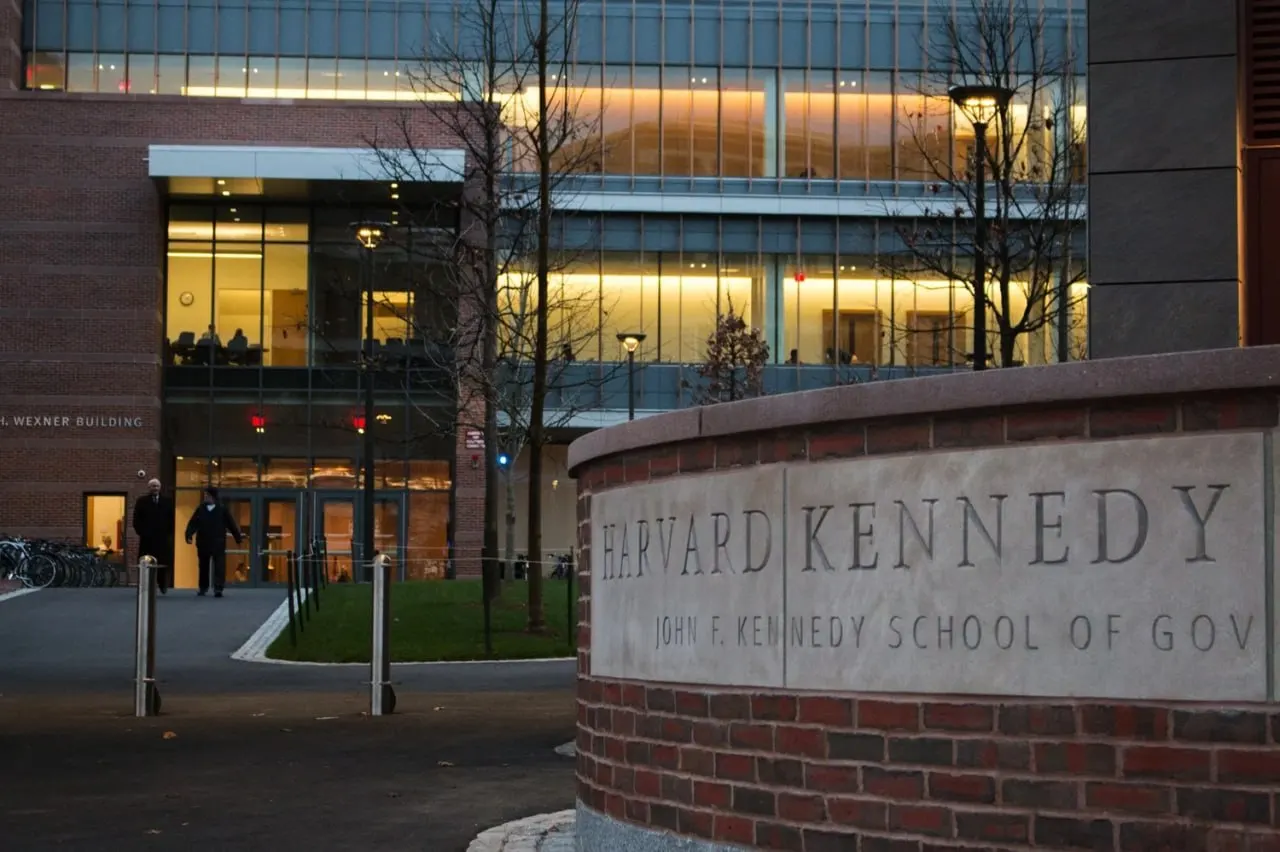 В реестр нежелательных организаций внесены Davis Center for Russian and Eurasian Studies, Украинский исследовательский институт при Гарварде и Harvard Kennedy School. Также добавлен Центр независимых социальных исследований. За сотрудничество с такими организациями предусмотрена уголовная ответственность.