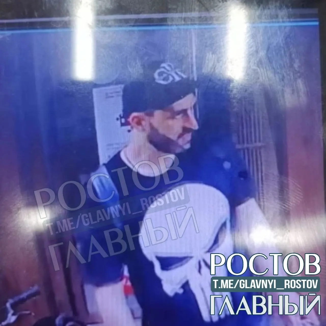8 июня неизвестный мужчина вынес и увёз красный детский велосипед у магазина по адресу пер. Оренбургский, 55/26. Полиция получила заявление; просят свидетелей сообщить о местонахождении велосипеда.