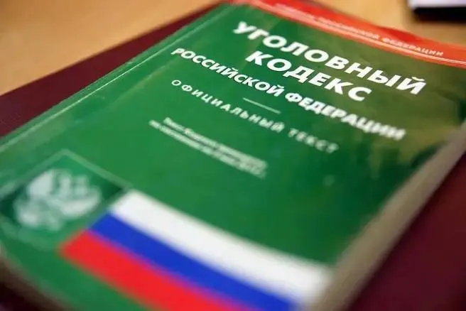 Директора управляющей компании признали виновным в незаконном начислении себе выплат на 1,8 млн рублей — из‑за этого организация едва не обанкротилась.