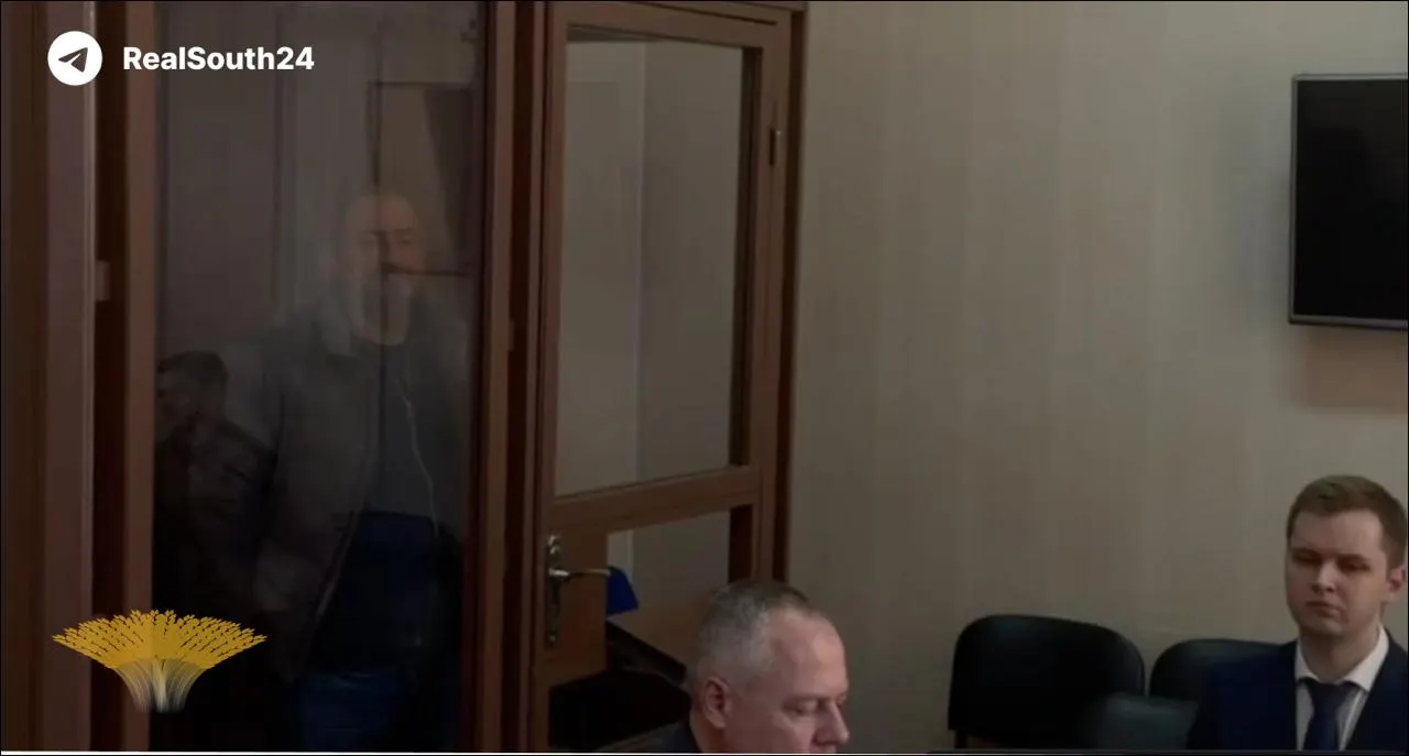Экс-министр здравоохранения Краснодарского края Евгений Филиппов задержан по обвинению в мошенничестве: следствие считает, что он годами фиктивно числился в вузе и получил свыше 7 млн рублей. В ходе обысков изъяты активы на сумму более 1 млрд рублей.