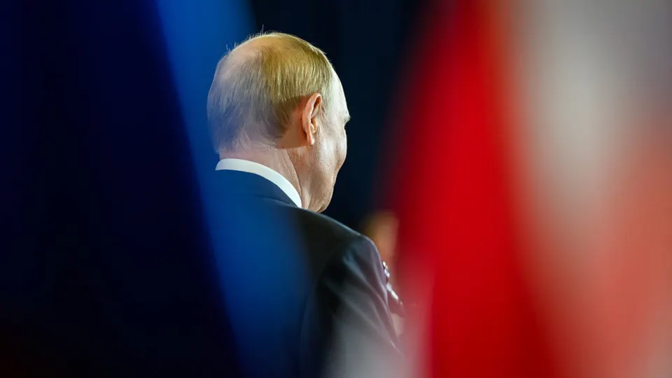 Открытый рейтинг доверия российского президента внезапно перестал выходить: в начале апреля он опустился до 29,5% — минимума с начала войны. Одобрение деятельности остаётся выше, но также показывает снижение.