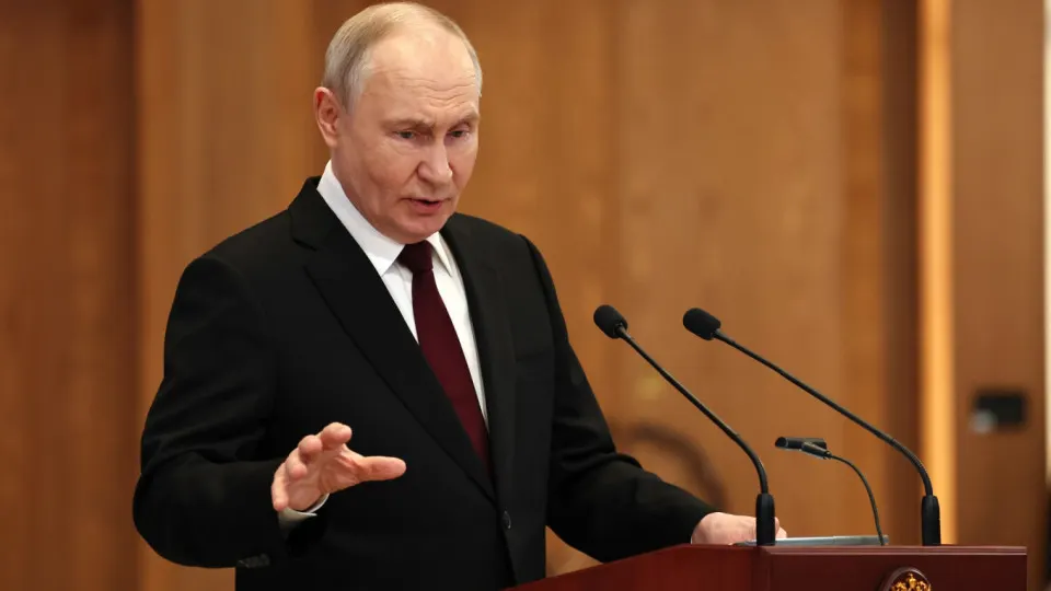 Президент РФ заявил, что в случае запуска беспилотников по российским объектам с территорий европейских государств возможны ответные удары; также он назвал атаки попыткой дестабилизации и отметил отсутствие предпосылок для переговоров с Киевом.