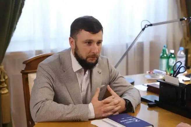 Губернатор Ростовской области сообщил о назначении Святослава Харитонова на пост заместителя министра сельского хозяйства. Харитонов проходил стажировку в региональном правительстве и имеет государственные награды.