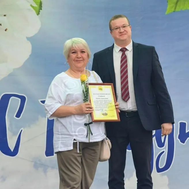 Губернатор Юрий Слюсарь объявил о назначении Сергея Залиева главой Гуково. Ранее он был замглавы администрации Зверева по строительству и главным архитектором города. Назначение последовало за досрочным уходом Андрея Шеенкова в марте 2026 года.